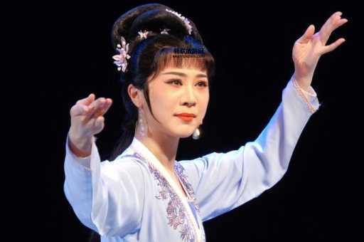 李旭丹越剧(你认为她未来会怎样)