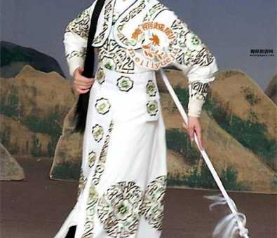越剧吴凤花(她的魅力在哪里)