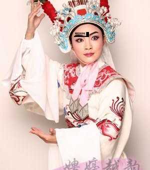 杨婷娜越剧(她为什么深受年轻观众喜爱)
