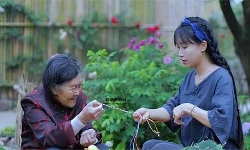 李子柒是谁？揭秘她的成长故事与成功之道