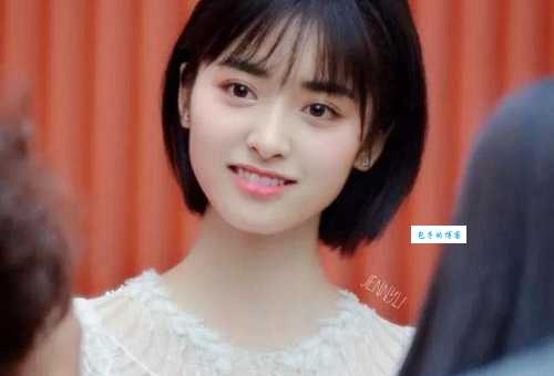 齐刘海短发造型怎么打理？学会这些技巧！