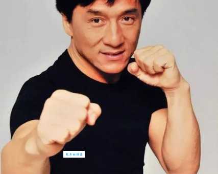 成龙儿子为啥叫房祖名？背后原因原来是这样！