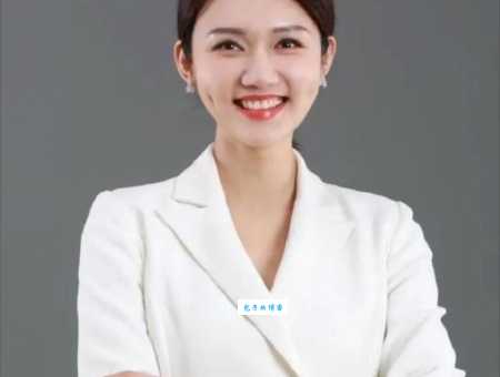 龙洋个人简介：春晚主持人的奋斗史和成功秘诀