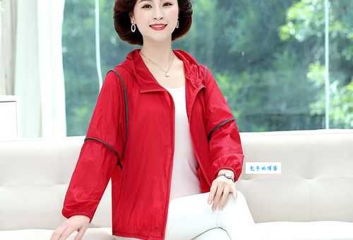 出门防晒穿什么颜色衣服好？红色衣服防晒效果更佳！