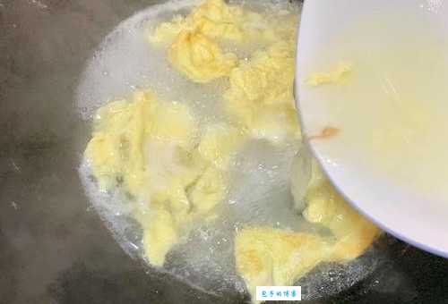 黄花菜鸡蛋汤家常做法，简单易学营养美味