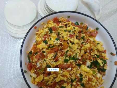 西红柿饺子馅的家常做法：鲜嫩多汁馅料配方