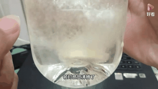 揭秘水沸腾时冒出的白气到底是什么东西