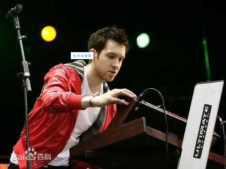 加尔文哈里斯音乐风格 为什么这么受欢迎