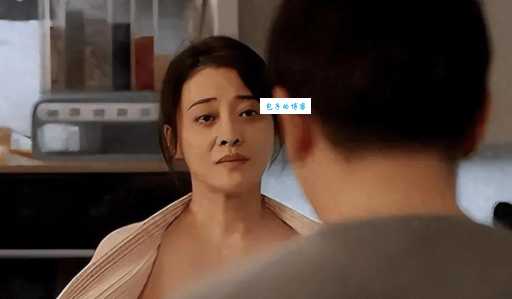 黄渤梅婷进小区拍戏被驱赶 居民抱怨影响生活