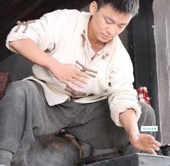 我的父亲是板凳剧情深度解读:隐藏的细节有哪些?